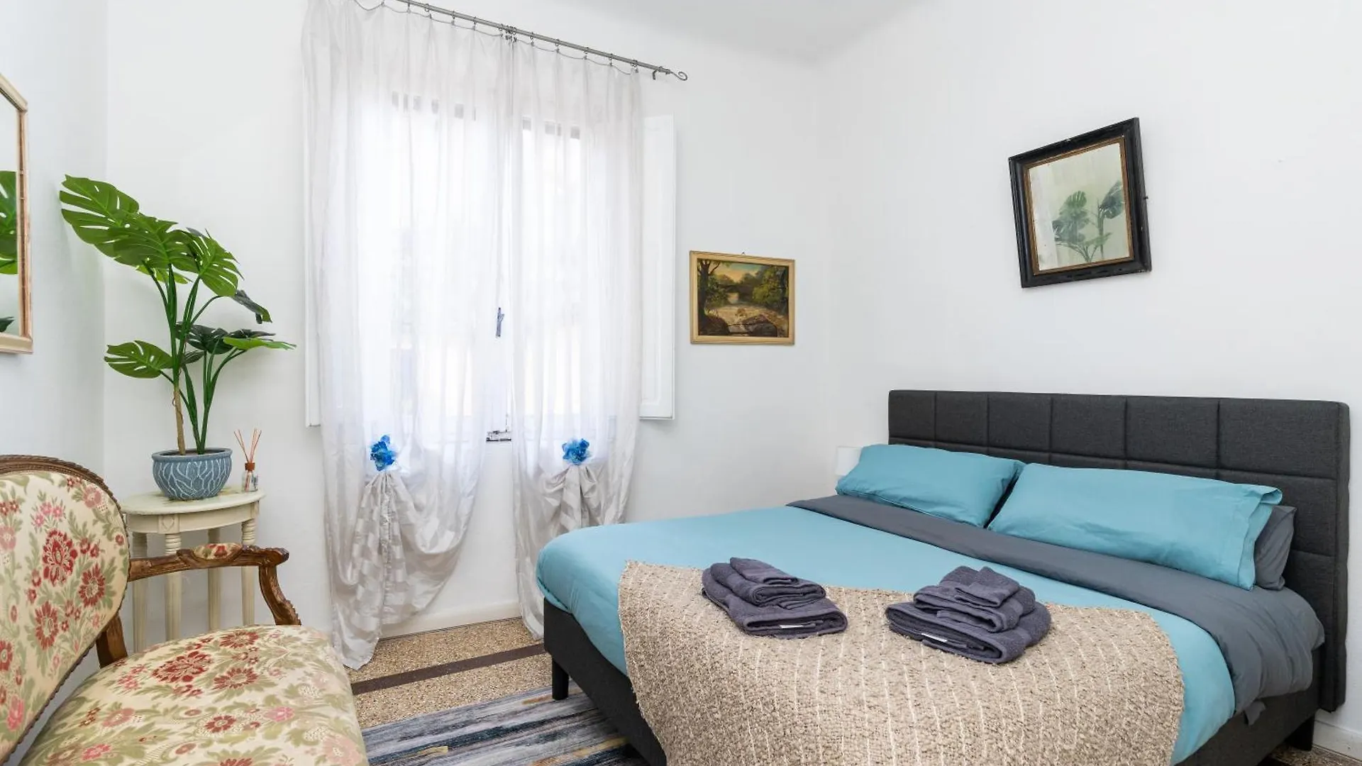 Historic Apt In The Center Of Lucca With Balcony Apartment Italy